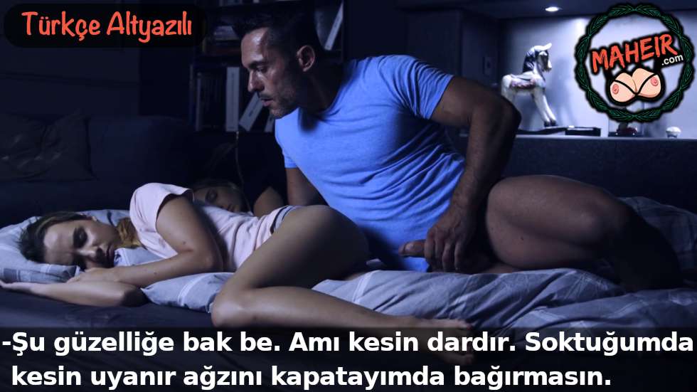 Irz Düşmanı Kızının Arkadaşını Uyurken Çaktırmadan Elliyor